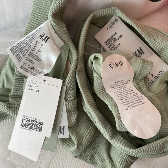 H&M Bikini Shorts Set - Picture 3 of 4